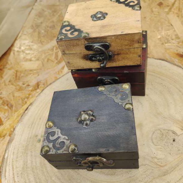 Scatolina in Legno Marrone Scuro – Scrigno Elegante per Bomboniere, Gioielli e Porta Fedi